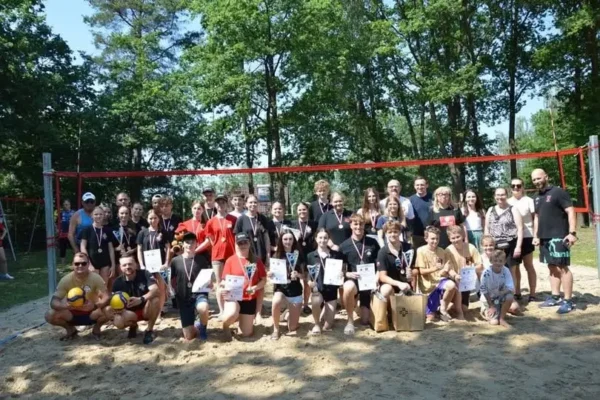 OSP Czermin zorganizowało turniej siatkówki plażowej – sukces drużyn z Bralina