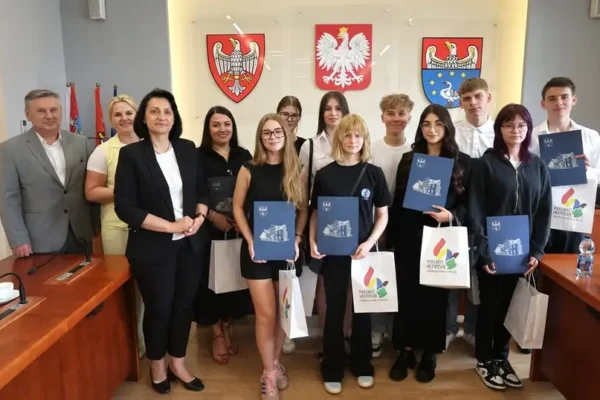Uczniowie z Kępna nagrodzeni w Olimpiadzie Zwolnieni z Teorii