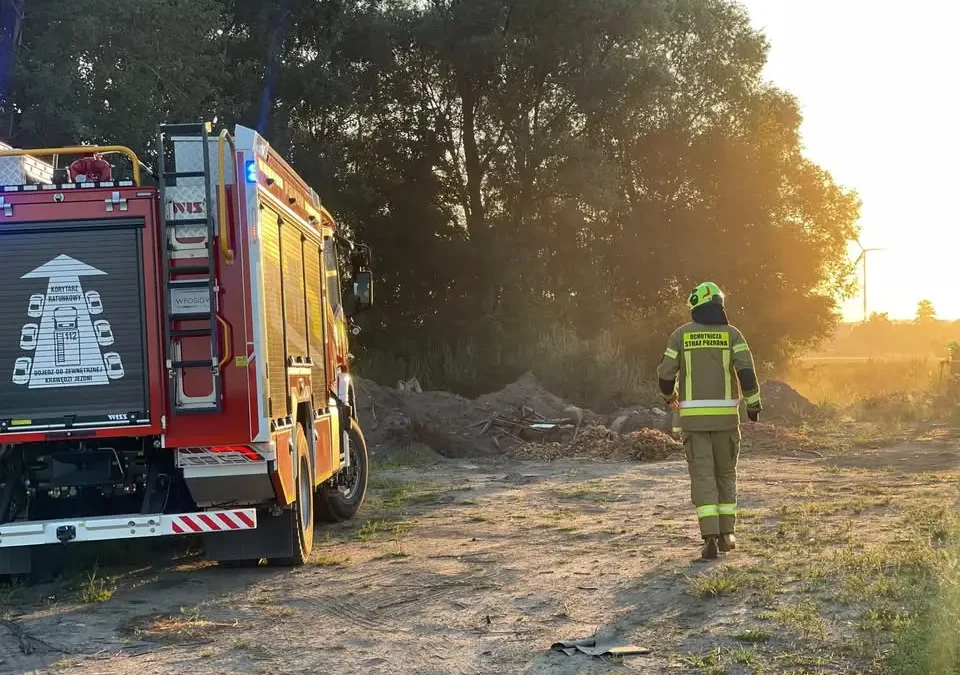 Pożar śmieci w Jankowach – interwencja strażaków