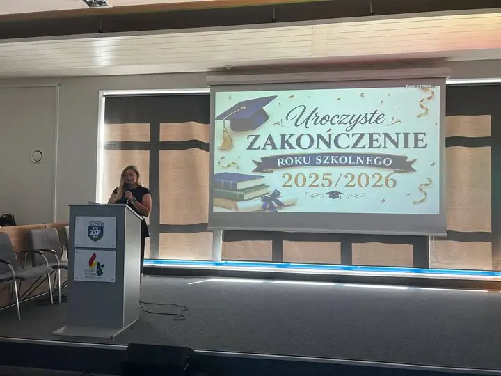 Pożegnanie absolwentów i klas promocyjnych w ZSP Nr 2
