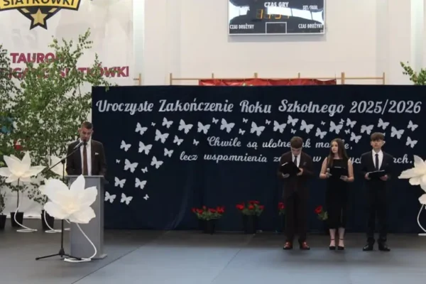 Uczniowie z Gminy Bralin rozpoczęli wakacje. Nagrody Wójta wręczone