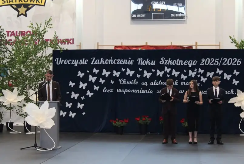 Uczniowie z Gminy Bralin rozpoczęli wakacje. Nagrody Wójta wręczone