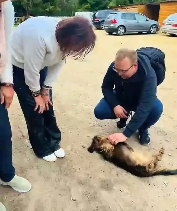 Mieszkańcy DPS w Rzetni odwiedzili Mini Zoo w Niedźwiedziu