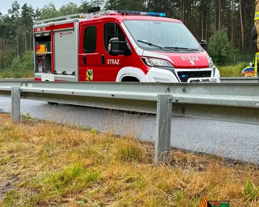 Dachowanie na trasie S8 – interwencja służb w rejonie Kępna