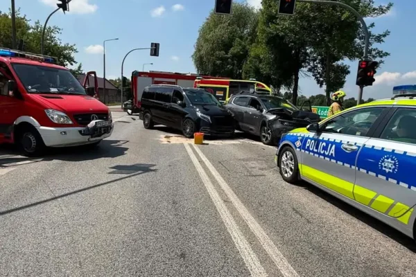Kolizja drogowa w Chojęcinie-Szumie – interweniowały służby ratunkowe