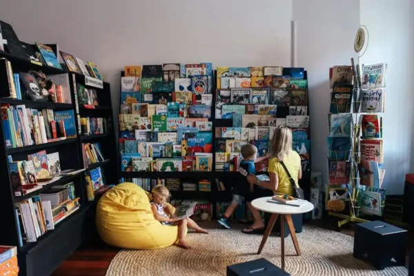 Wakacje w bibliotece – muzyka, teatr i warsztaty dla każdego