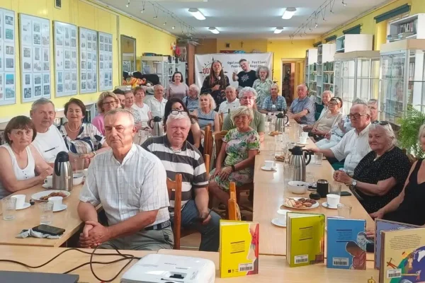 Spotkanie autorskie w Kępnie: „Domy świata” i gorąca dyskusja w bibliotece