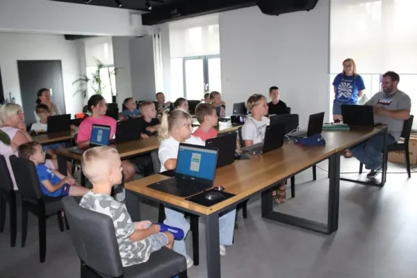 Wakacyjna Bibliostrefa: dzieci odkrywają świat druku 3D