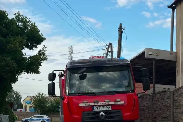 Zerwana linia telefoniczna w Bralinie – interwencja strażaków
