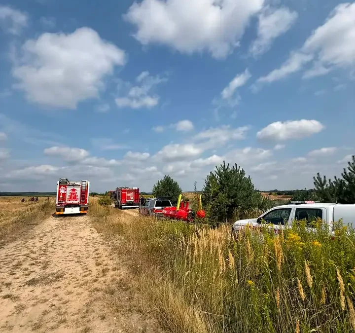 Samochód w stawie w Taborze Małym. Akcja strażaków z Kępna i okolic