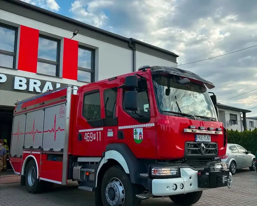 Interwencje OSP Bralin: zalana piwnica i powalone drzewo