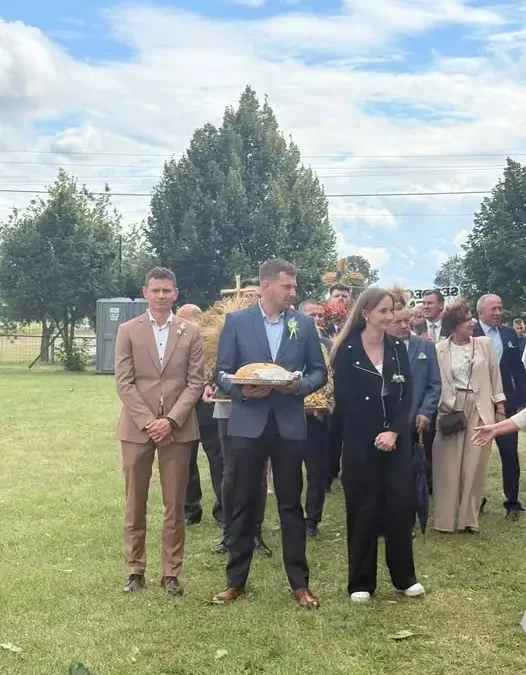 Dożynki Gminne w Domasłowie: podziękowania za plony i wspólne świętowanie