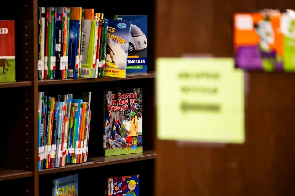 Jeże w bibliotece w Kępnie – głośne czytanie dla dzieci