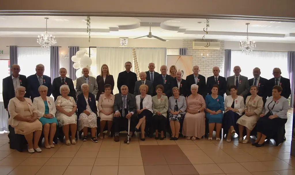 Złote i Diamentowe Gody w Gminie Trzcinica – 17 par świętowało jubileusz małżeństwa