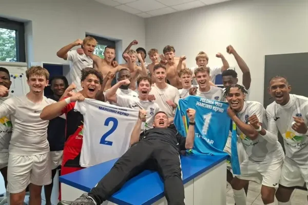Polonia Marcinki Kępno wygrywa z Krobią 2:1 w emocjonującym meczu