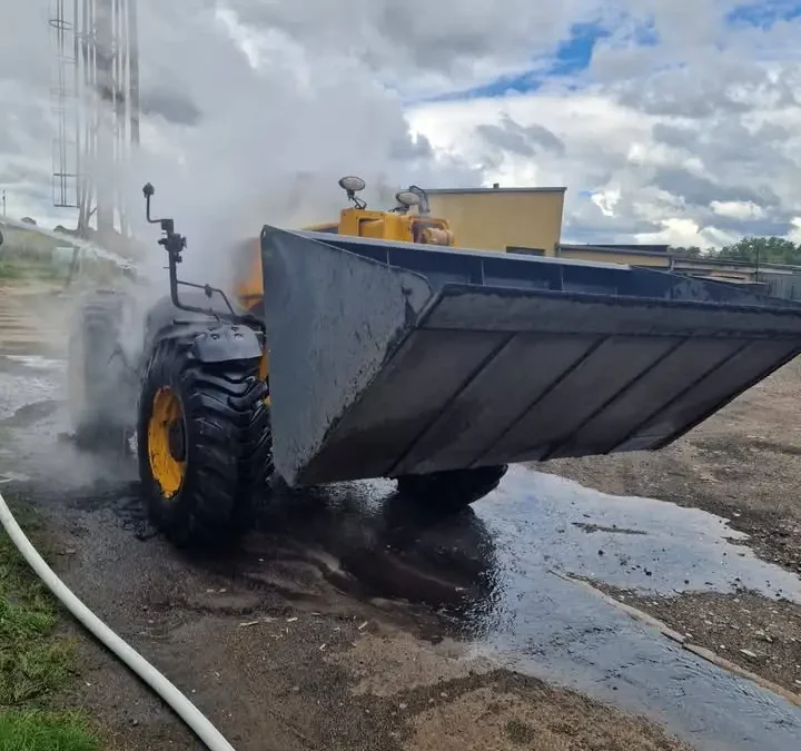Pożar ładowarki teleskopowej w Słupi pod Kępnem – akcja strażaków