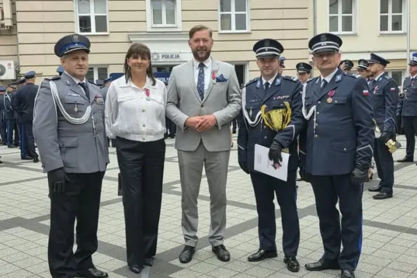 Święto Policji w Poznaniu: odznaczenia dla funkcjonariuszy i samorządowców z powiatu kępińskiego