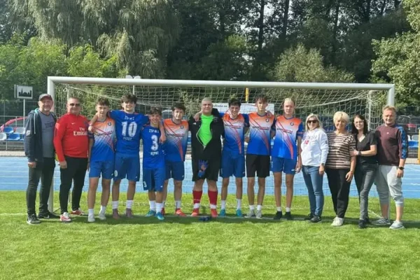 Szkolna drużyna z podium w Wieruszowie. Kacper Mielcarek najlepszym bramkarzem turnieju