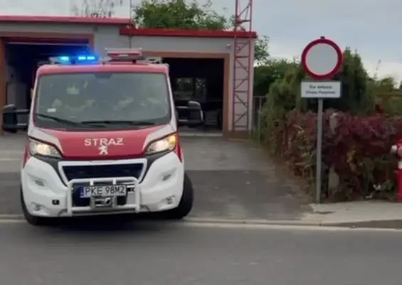 Zderzenie dwóch pojazdów na trasie S8 pod Słupią. Interweniowały służby ratunkowe