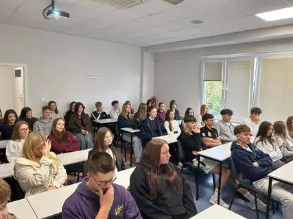 Uczniowie z Kępna uczyli się, jak nie dać się zmanipulować w sieci