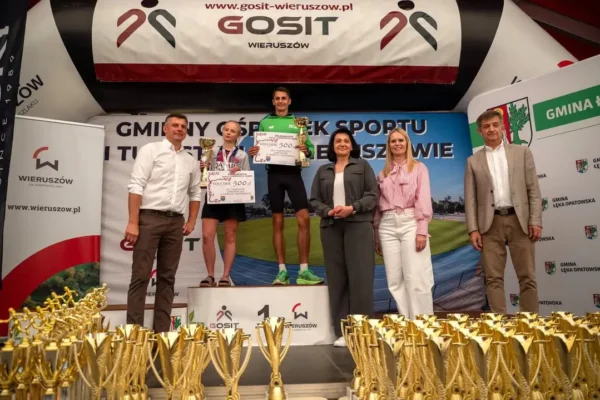 Półmaraton Aleją Dębów Czerwonych: Martyna Rybczyńska i Damian Dyduch najlepsi z powiatu kępińskiego