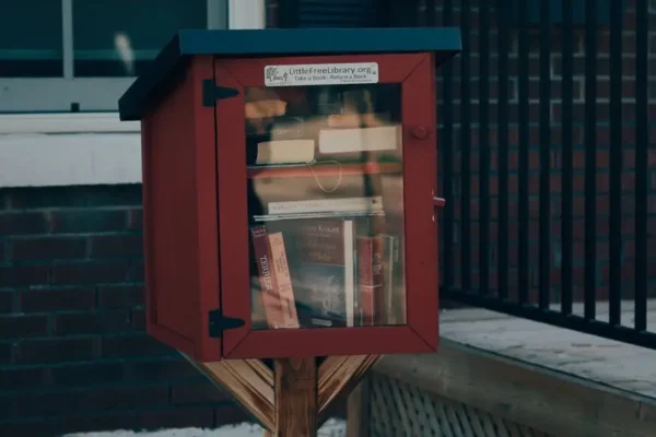 Uczniowie z Kępna podzielili się książkami z biblioteką pedagogiczną w Kaliszu