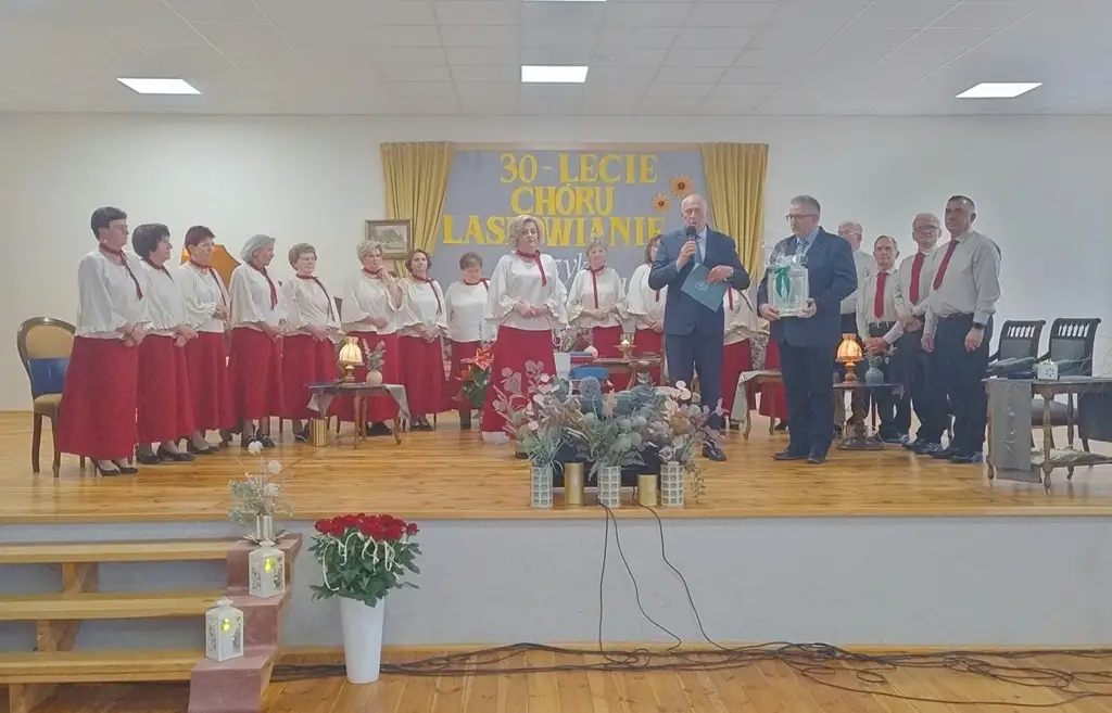 Chór Laskowianie świętował 30-lecie. Jubileuszowa msza i tort od wójta
