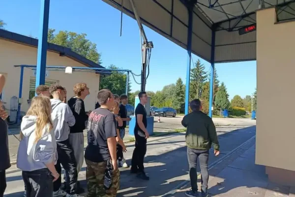 Uczniowie z Kępna zwiedzili elewator zbożowy ELEWARR