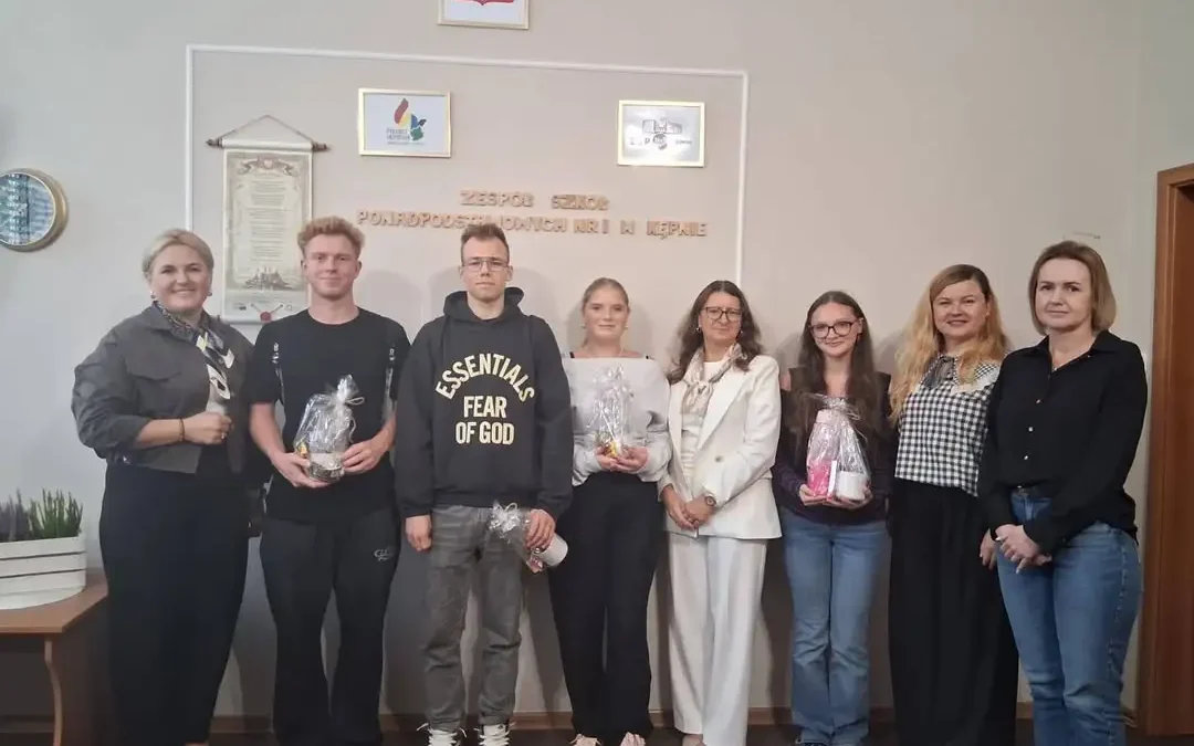 Kępińscy uczniowie nagrodzeni w konkursie plastycznym o przeciwdziałaniu przemocy rówieśniczej