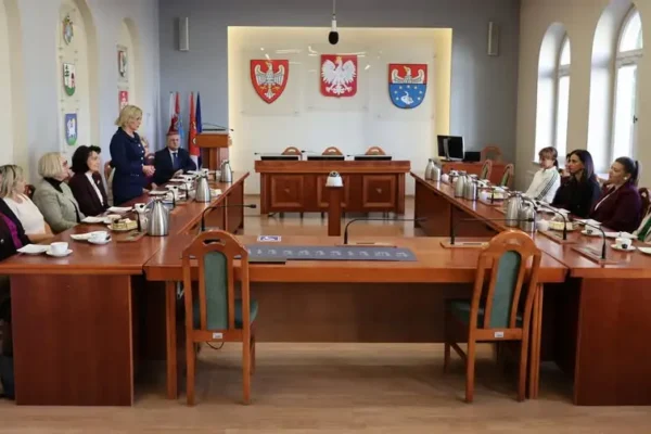 Nagrody Starosty Kępińskiego dla nauczycieli z okazji Dnia Edukacji Narodowej
