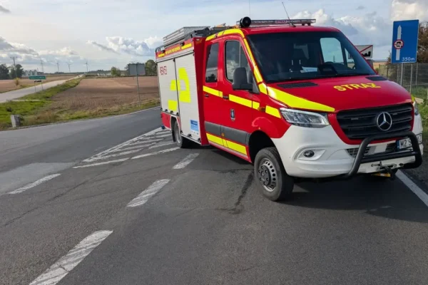 Wypadek na S11 i pomoc policji w Słupi pod Kępnem — interweniowały zastępy OSP i JRG