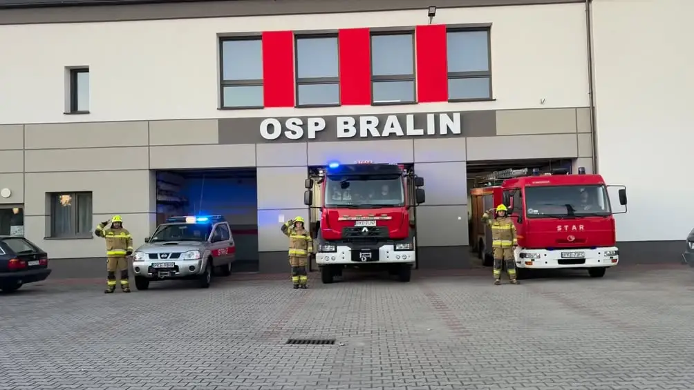 Strażacy oddali hołd poległym kolegom. Syreny zawyły w całym kraju