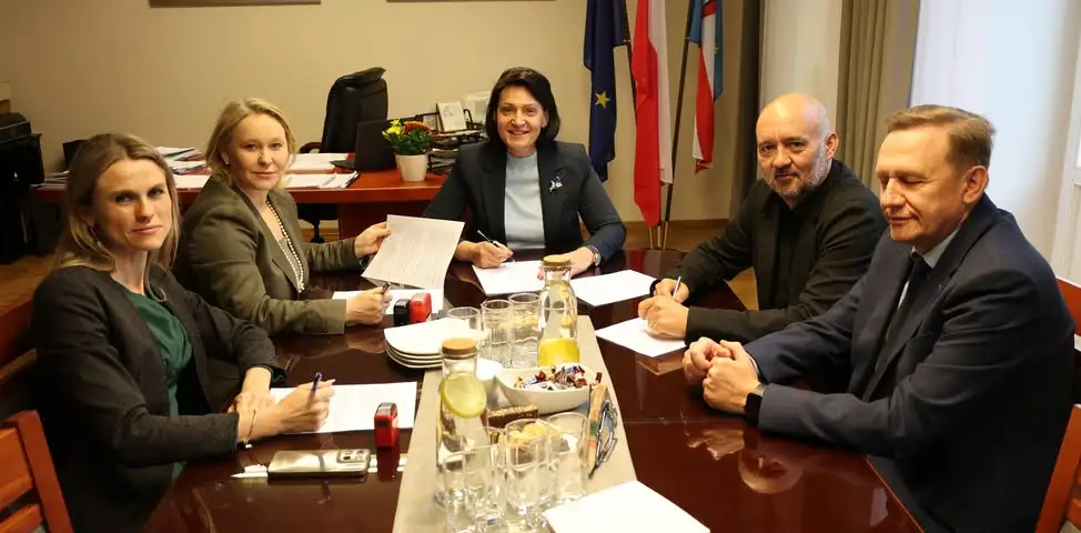 300 tys. zł na nowy dźwig w szpitalu w Kępnie – umowa podpisana