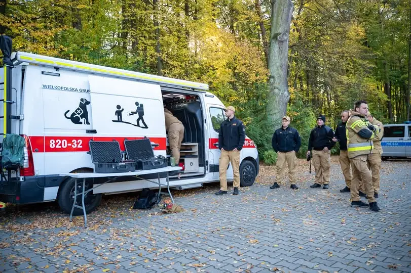 Manewry poszukiwawczo-ratownicze w gminie Łęka Opatowska z udziałem służb i OSP