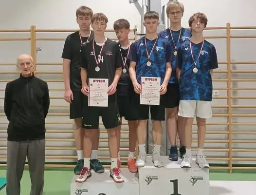 Mistrzostwa Powiatu w Badmintonie: uczniowie z Donaborowa najlepsi