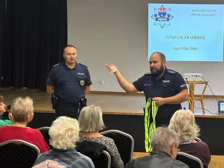 Rychtal: policjanci uczyli seniorów, jak nie dać się oszukać